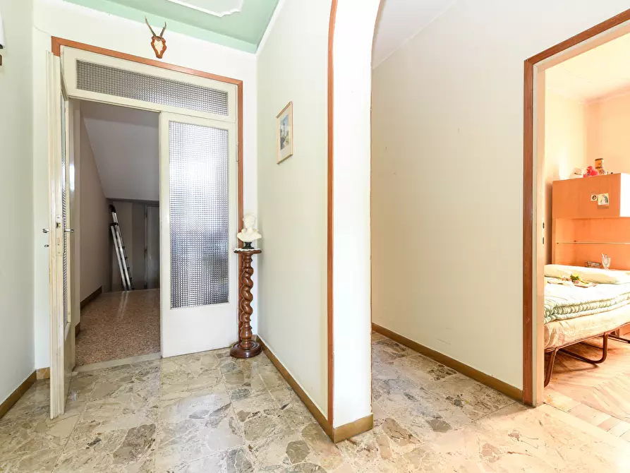 Immagine 6 di Villa in vendita  in Via Dolarici a Desenzano Del Garda