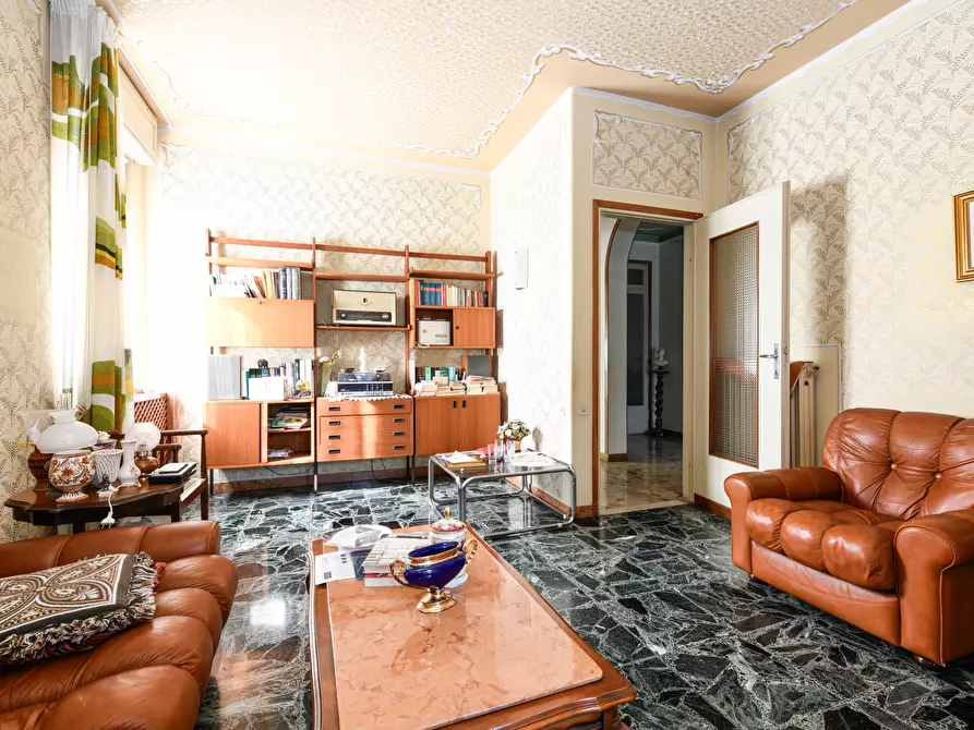 Immagine 8 di Villa in vendita  in Via Dolarici a Desenzano Del Garda