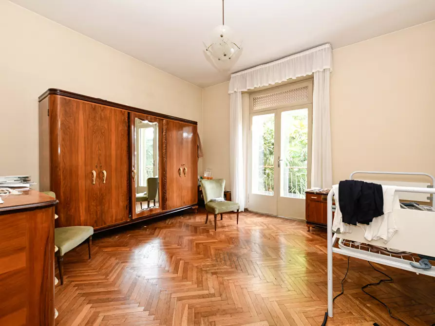 Immagine 11 di Villa in vendita  in Via Dolarici a Desenzano Del Garda