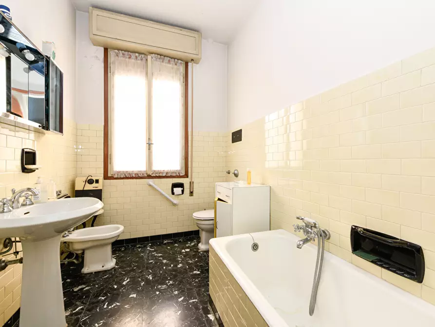 Immagine 13 di Villa in vendita  in Via Dolarici a Desenzano Del Garda