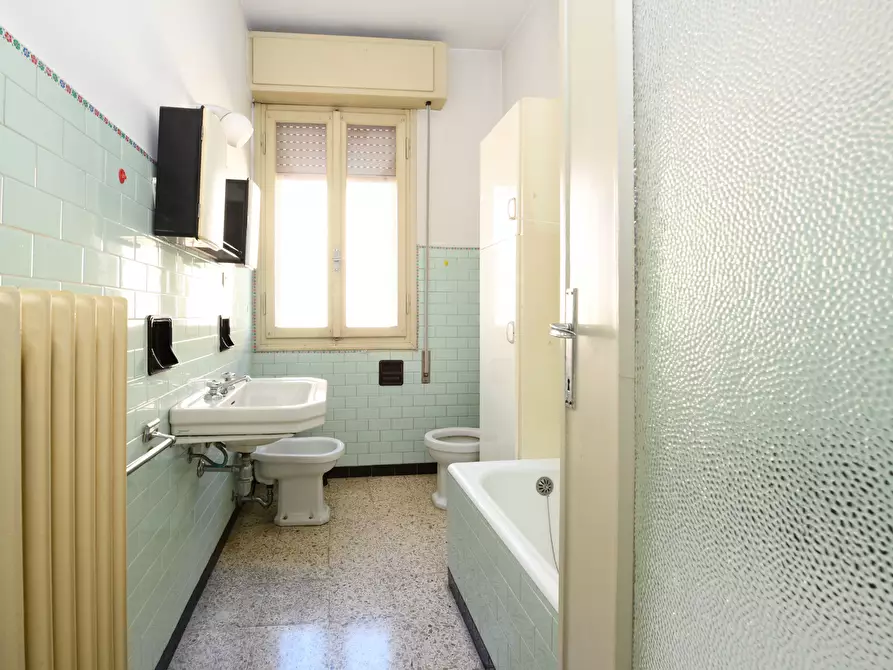 Immagine 23 di Villa in vendita  in Via Dolarici a Desenzano Del Garda