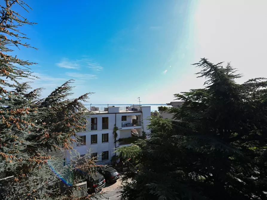 Immagine 30 di Villa in vendita  in Via Dolarici a Desenzano Del Garda