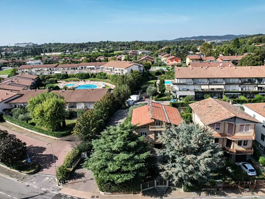 Immagine 3 di Villa in vendita  in Via Dolarici a Desenzano Del Garda