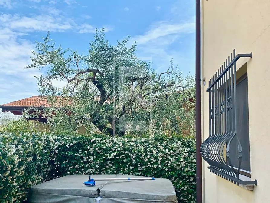 Immagine 11 di Appartamento in vendita  in Via San Rocco a Padenghe Sul Garda