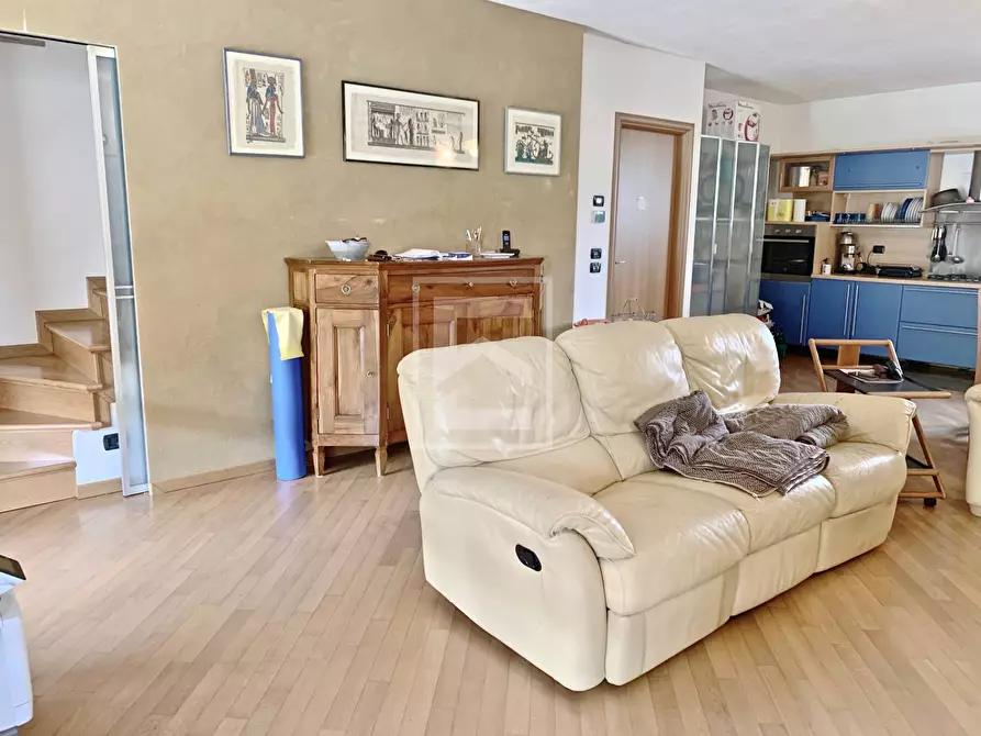 Immagine 16 di Appartamento in vendita  in Via San Rocco a Padenghe Sul Garda