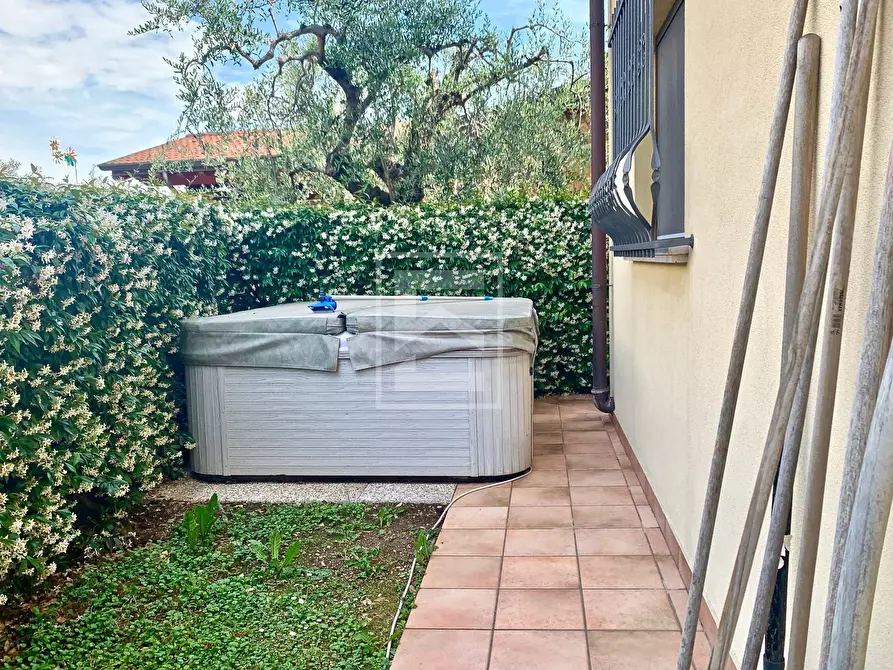 Immagine 10 di Appartamento in vendita  in Via San Rocco a Padenghe Sul Garda