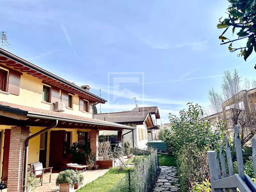 Immagine 2 di Appartamento in vendita  in Via San Rocco a Padenghe Sul Garda