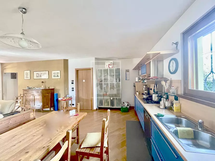 Immagine 17 di Appartamento in vendita  in Via San Rocco a Padenghe Sul Garda