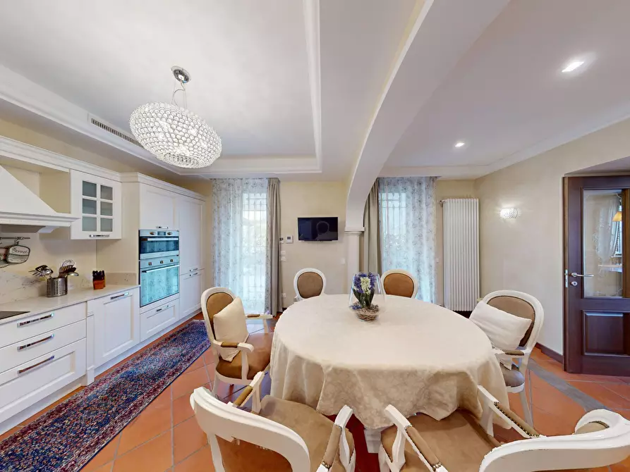 Immagine 9 di Villa in vendita  in Via Tommaso dal Molin a Desenzano Del Garda