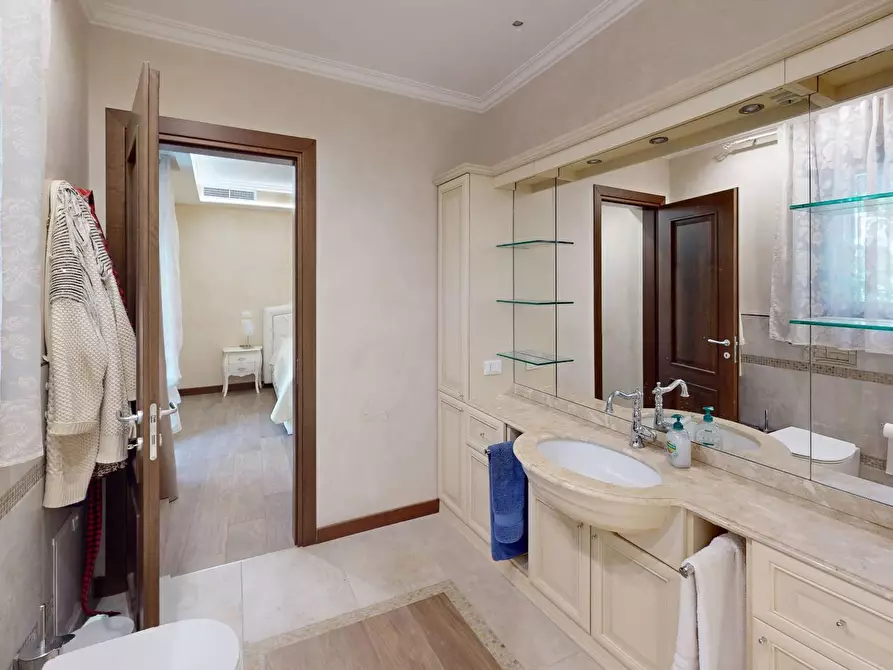 Immagine 17 di Villa in vendita  in Via Tommaso dal Molin a Desenzano Del Garda