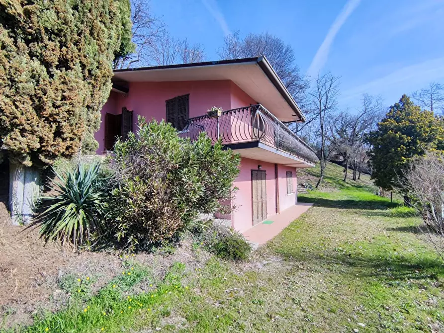 Immagine 1 di Villa in vendita  in COLLI a Soiano Del Lago