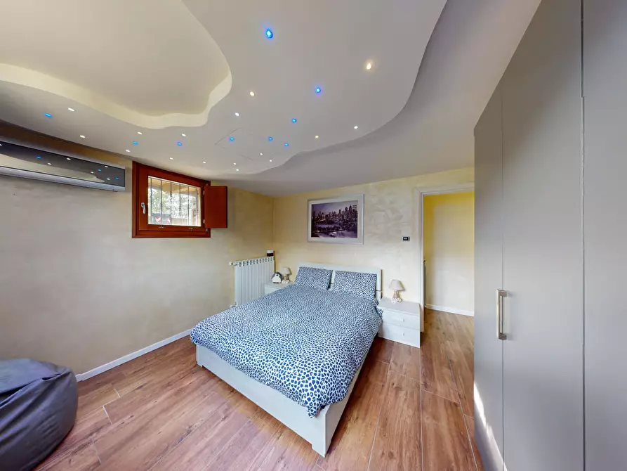 Immagine 28 di Villa in vendita  in Via Centenaro a Desenzano Del Garda