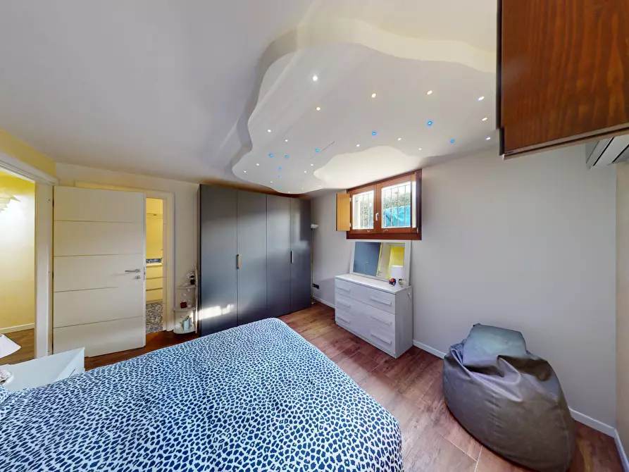 Immagine 27 di Villa in vendita  in Via Centenaro a Desenzano Del Garda