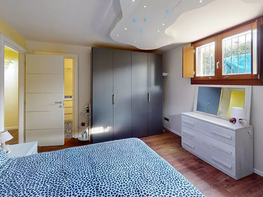 Immagine 30 di Villa in vendita  in Via Centenaro a Desenzano Del Garda