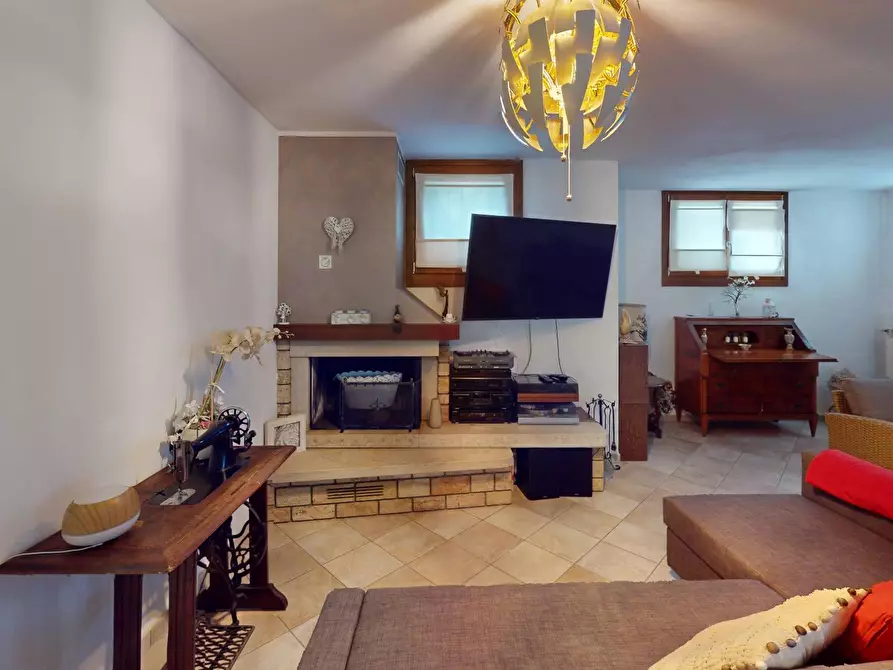 Immagine 25 di Villa in vendita  in Via Centenaro a Desenzano Del Garda