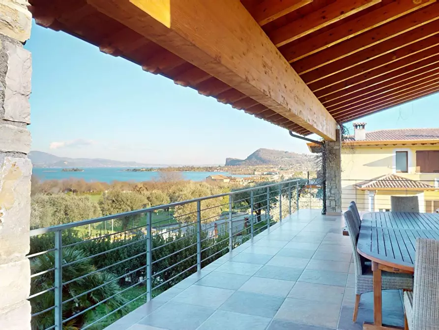 Immagine 4 di Villa in vendita  in via catullo a Manerba Del Garda
