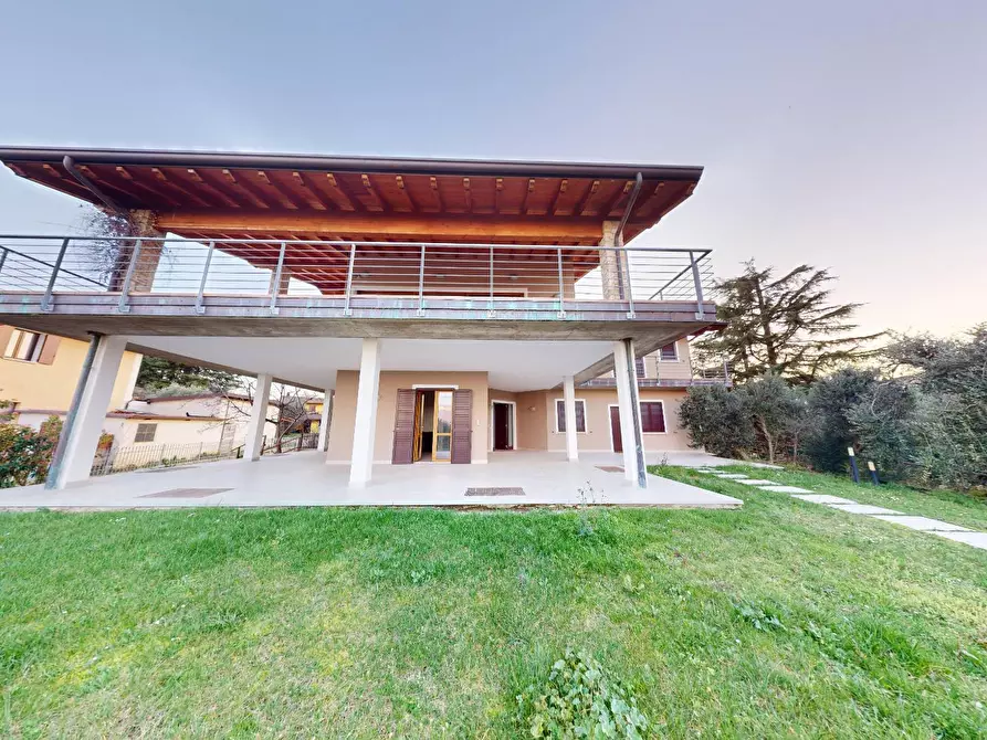 Immagine 6 di Villa in vendita  in via catullo a Manerba Del Garda