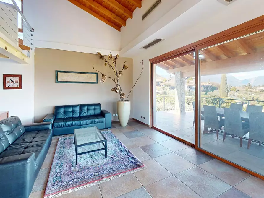 Immagine 9 di Villa in vendita  in via catullo a Manerba Del Garda