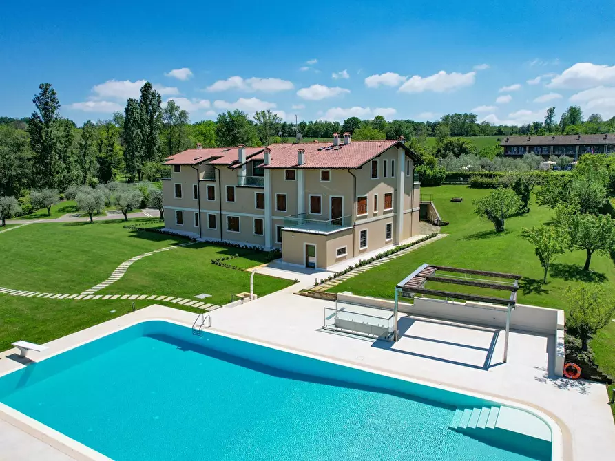 Immagine 21 di Appartamento in vendita  in Località Massadrino a Desenzano Del Garda