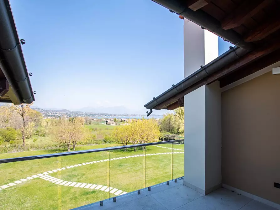 Immagine 21 di Attico in vendita  in Località Massadrino a Desenzano Del Garda