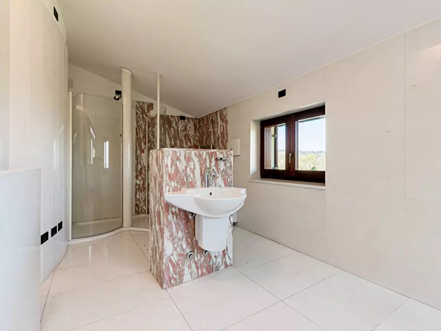 Immagine 23 di Attico in vendita  in Località Massadrino a Desenzano Del Garda