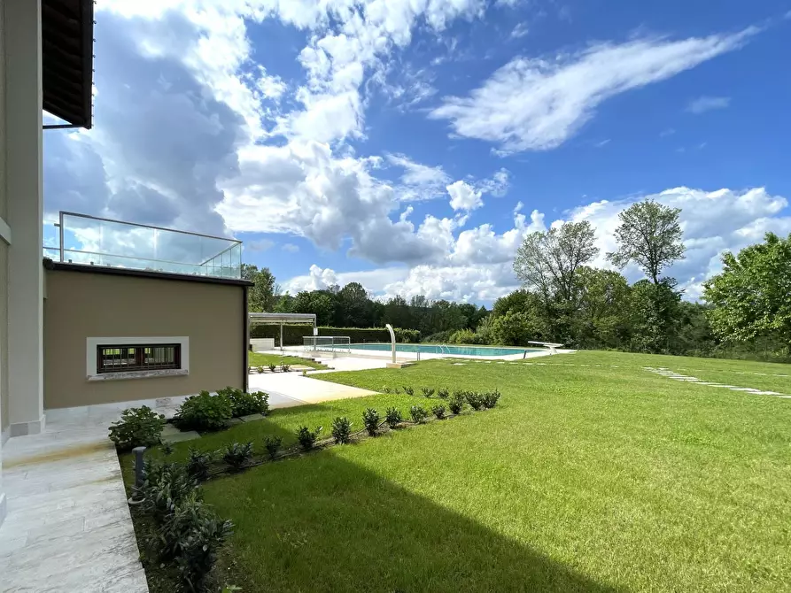 Immagine 25 di Attico in vendita  in Località Massadrino a Desenzano Del Garda