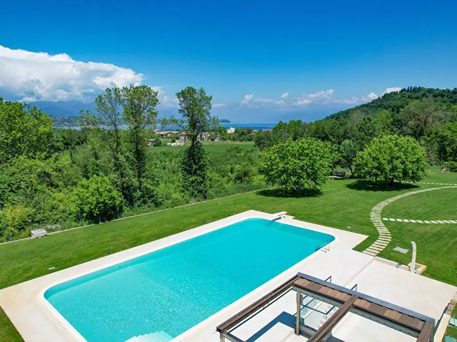 Immagine 29 di Attico in vendita  in Località Massadrino a Desenzano Del Garda