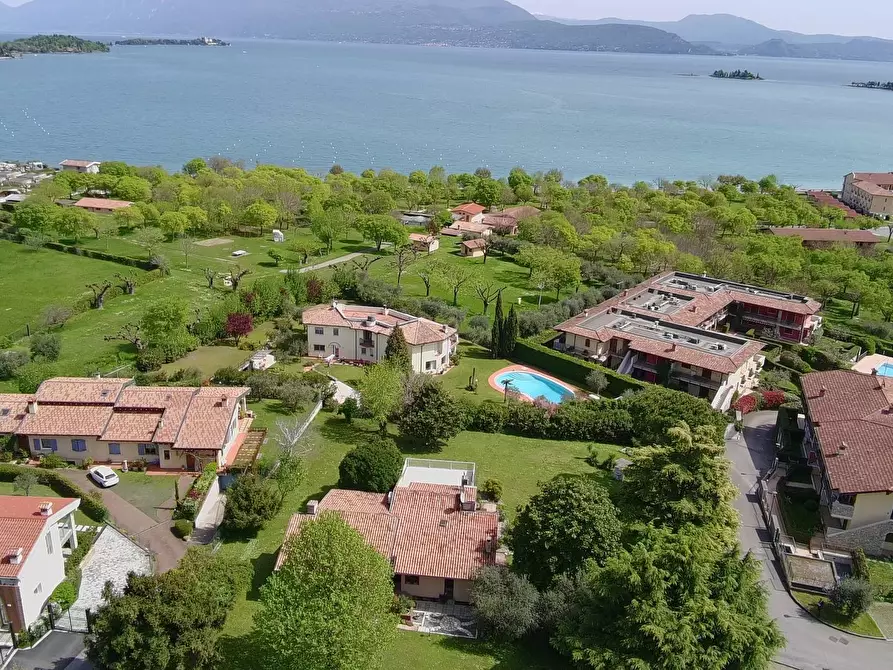 Immagine 29 di Villa in vendita  in Via Catullo a Manerba Del Garda