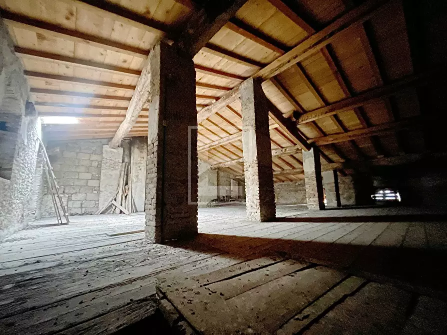 Immagine 15 di Rustico / casale in vendita  in via san pietro a Desenzano Del Garda