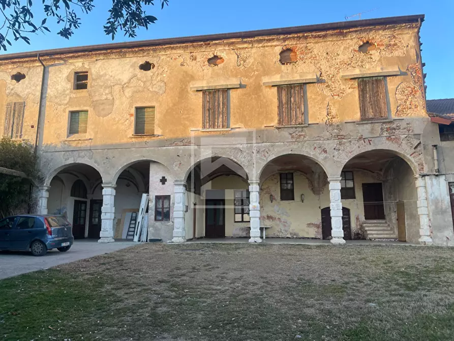 Immagine 3 di Rustico / casale in vendita  in via san pietro a Desenzano Del Garda