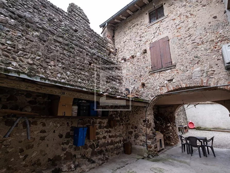Immagine 6 di Rustico / casale in vendita  in via castello a Monzambano