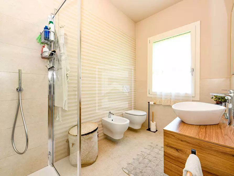 Immagine 23 di Villa in vendita  in VIA ENRICO FERMI a Soiano Del Lago