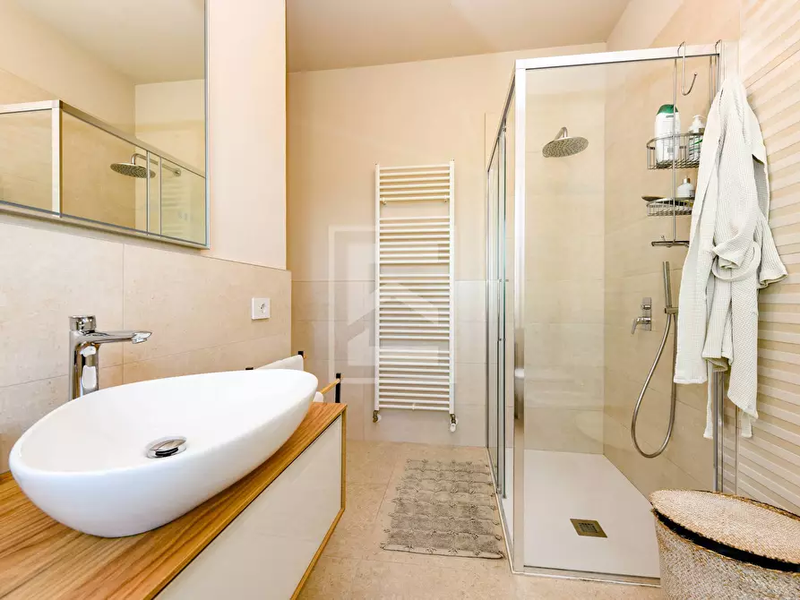 Immagine 22 di Villa in vendita  in VIA ENRICO FERMI a Soiano Del Lago