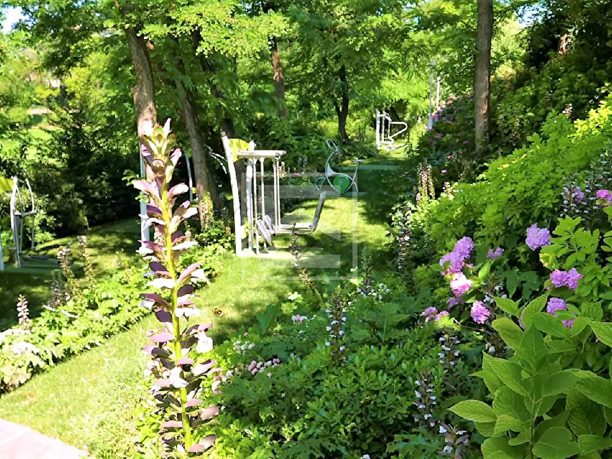 Immagine 28 di Villa in vendita  in Via San Rocco a Padenghe Sul Garda