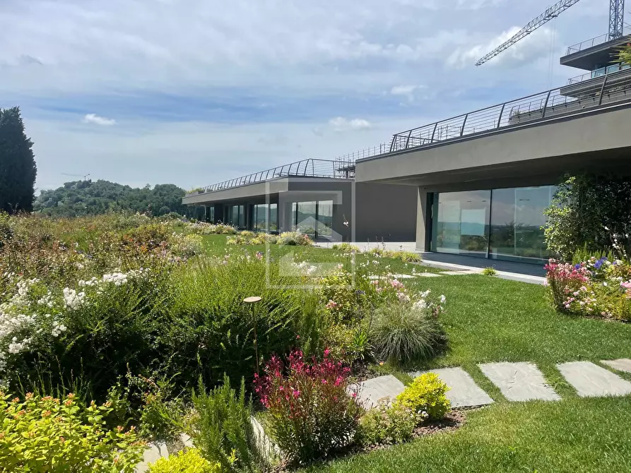 Immagine 3 di Villa in vendita  in Via San Rocco a Padenghe Sul Garda