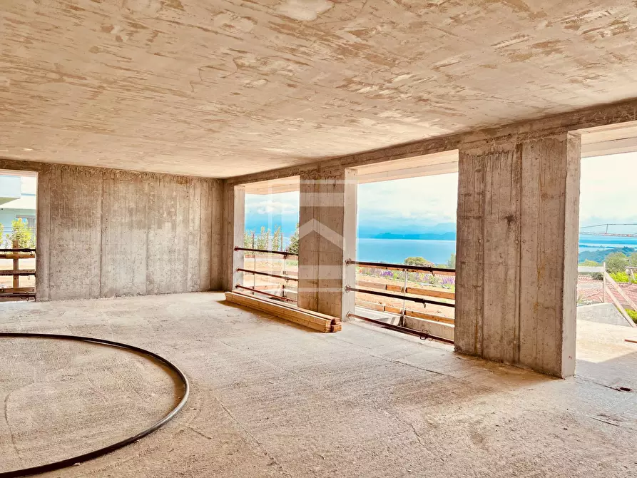 Immagine 3 di Villa in vendita  in Via Ronchi a Padenghe Sul Garda