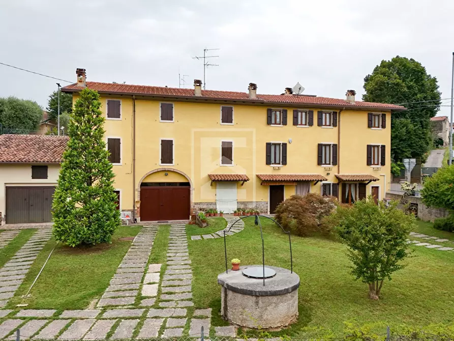 Immagine 1 di Casa semindipendente in vendita  in via marconi a Monzambano