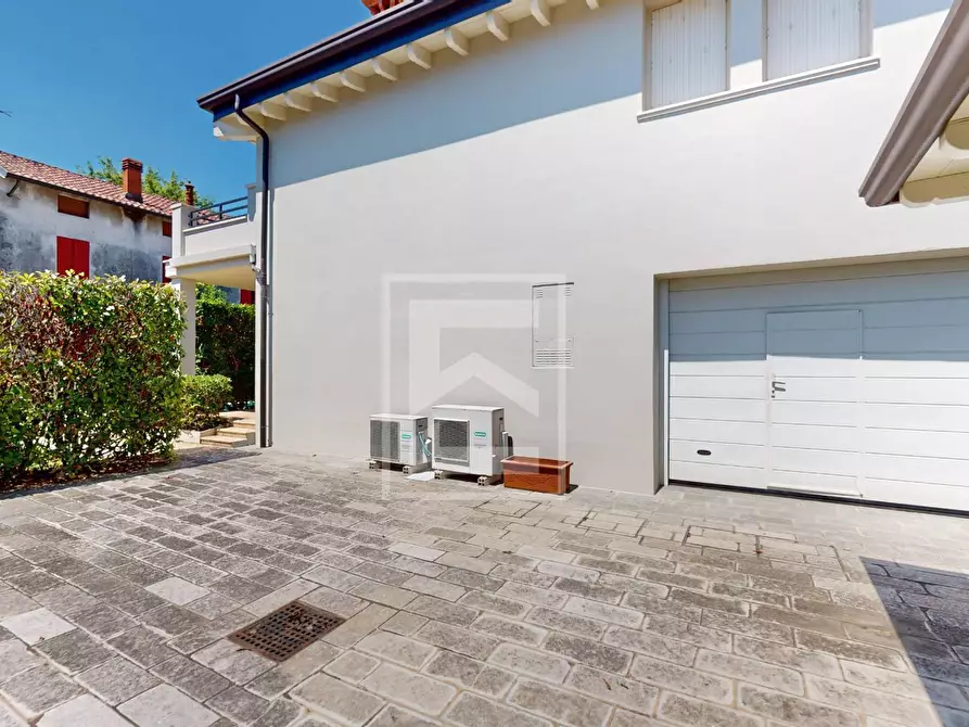 Immagine 26 di Villa in vendita  in via Magenta a Moniga Del Garda