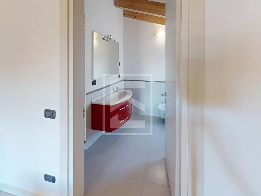 Immagine 28 di Villa in vendita  in via Magenta a Moniga Del Garda