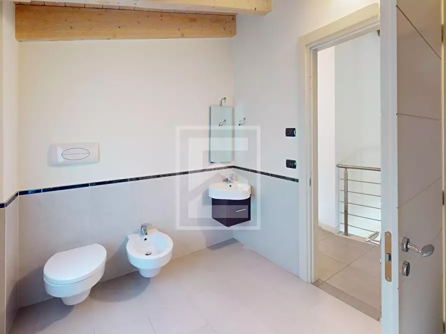 Immagine 29 di Villa in vendita  in via Magenta a Moniga Del Garda