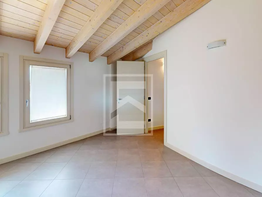 Immagine 30 di Villa in vendita  in via Magenta a Moniga Del Garda