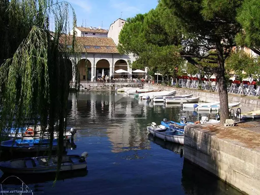 Immagine 10 di Appartamento in vendita  in Via scavi romani a Desenzano Del Garda