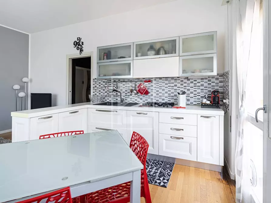 Immagine 2 di Appartamento in vendita  in Via Sorelle Agazzi a Salò