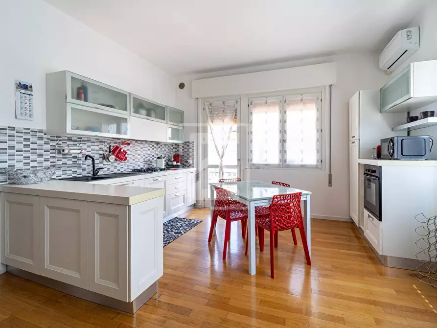 Immagine 7 di Appartamento in vendita  in Via Sorelle Agazzi a Salò