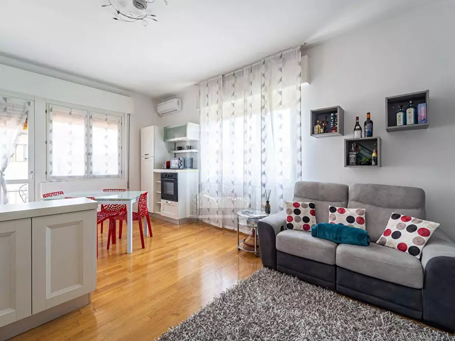 Immagine 8 di Appartamento in vendita  in Via Sorelle Agazzi a Salò