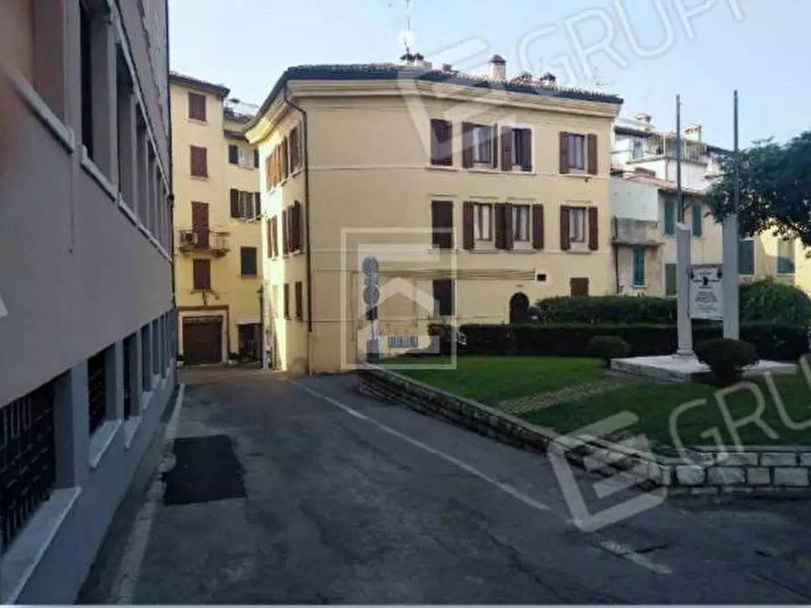 Immagine 1 di Appartamento in vendita  in Via Giosué Carducci a Desenzano Del Garda