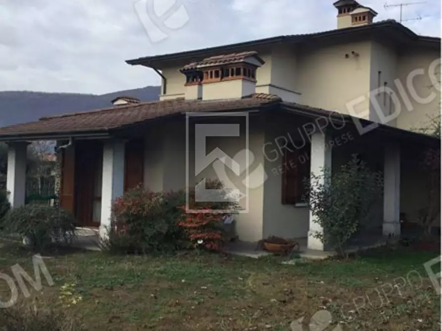 Immagine 1 di Casa bifamiliare in vendita  in Via dei Marmi a Nuvolera