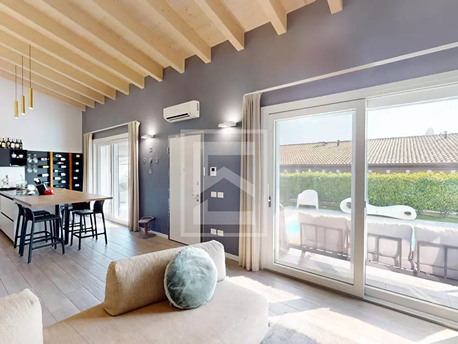 Immagine 5 di Villa in vendita  in s. Pietro a Desenzano Del Garda