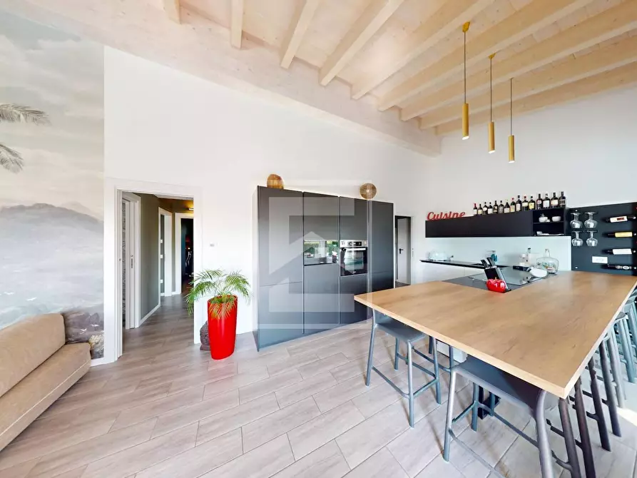 Immagine 18 di Villa in vendita  in s. Pietro a Desenzano Del Garda