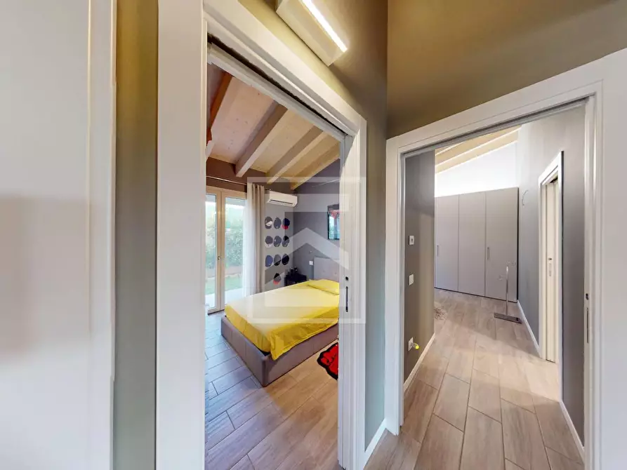 Immagine 27 di Villa in vendita  in s. Pietro a Desenzano Del Garda